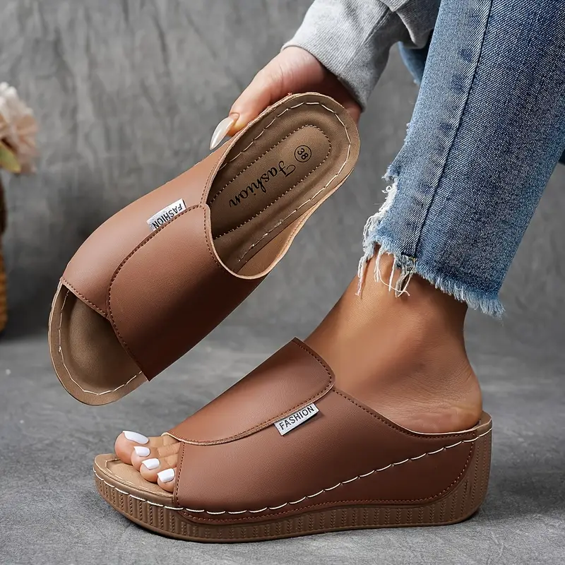 Lucy - Comfortable Sandals
