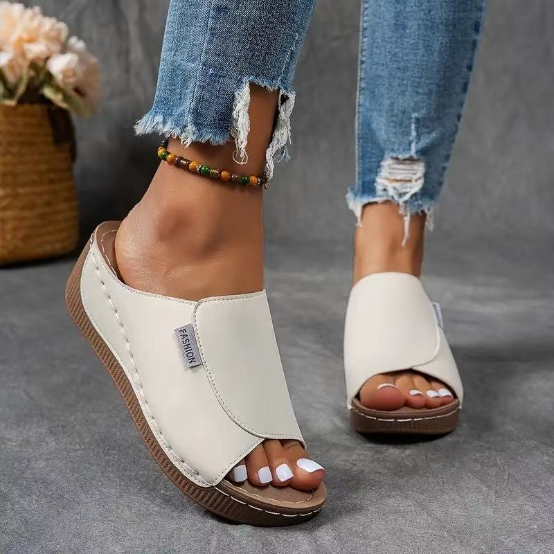 Lucy - Comfortable Sandals