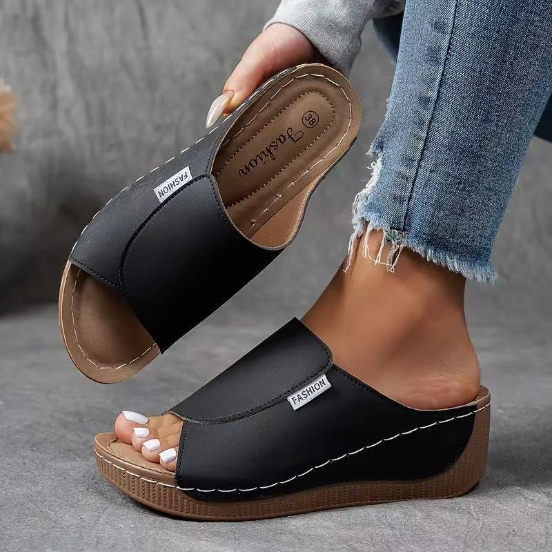 Lucy - Comfortable Sandals